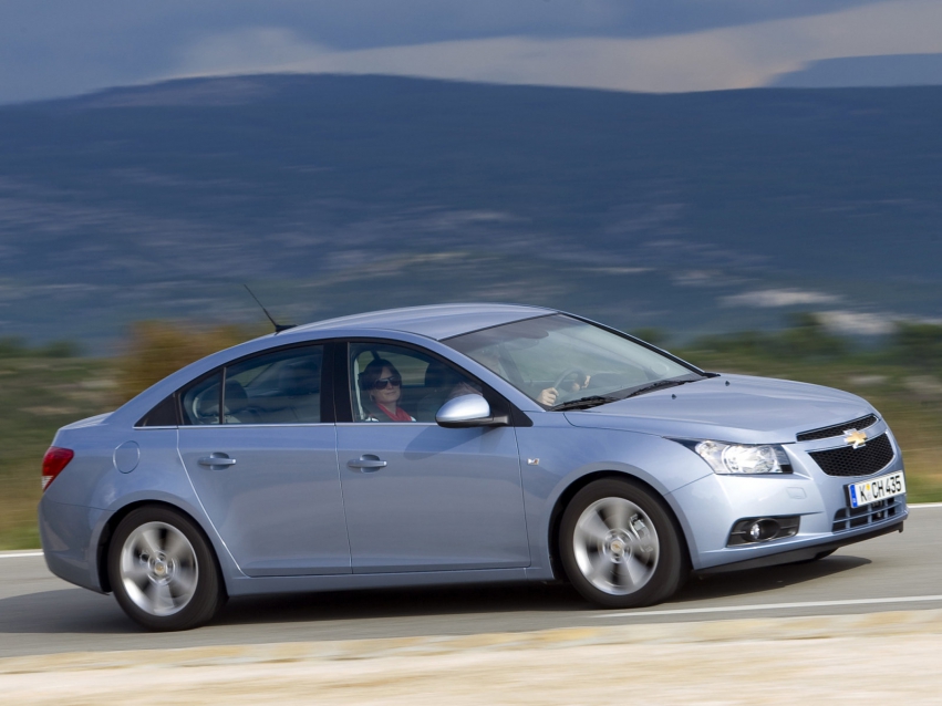 Авто обои Chevrolet Cruze Sedan 2010