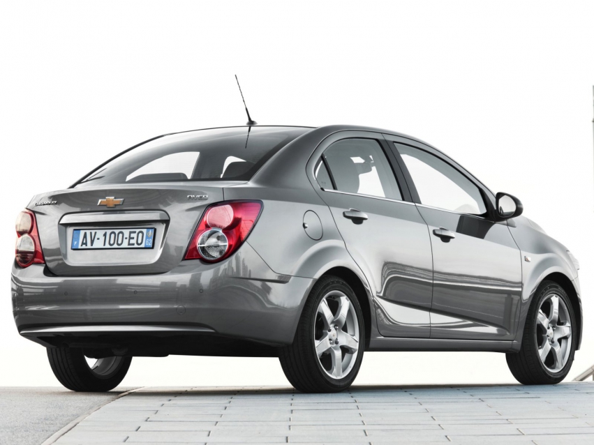 Авто обои Chevrolet Aveo Sedan 2011