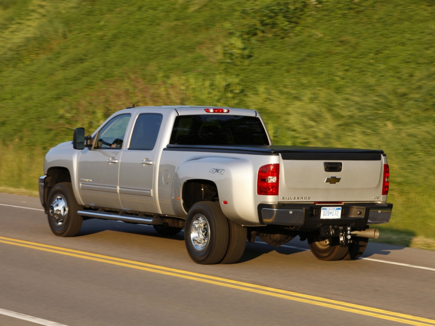 Авто обои Chevrolet Silverado Crew Cab Pickup 2010