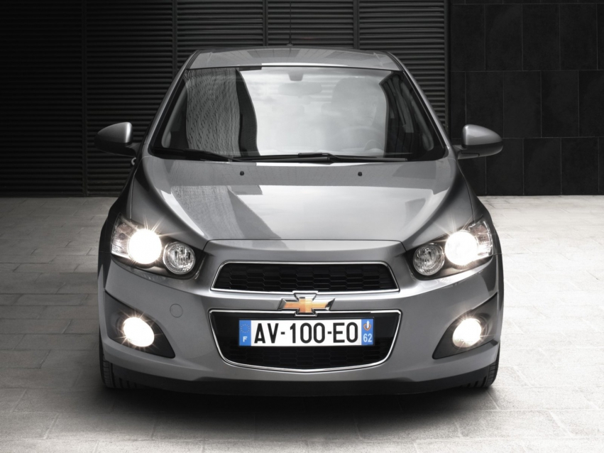 Авто обои Chevrolet Aveo Sedan 2011