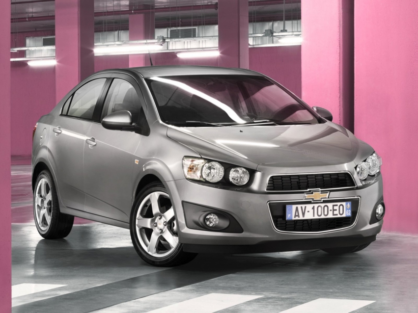 Авто обои Chevrolet Aveo Sedan 2011