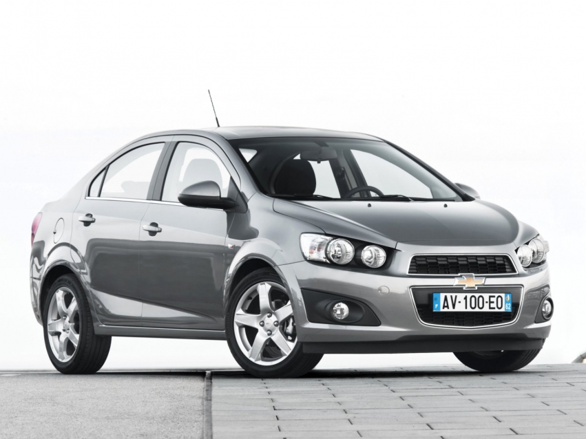 Авто обои Chevrolet Aveo Sedan 2011