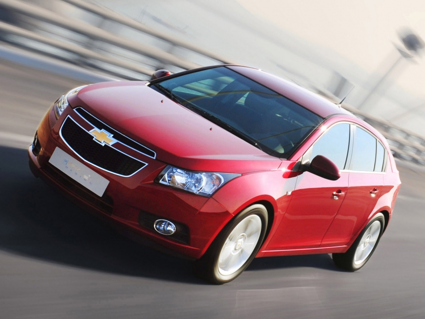 Авто обои Chevrolet Cruze Hatchback 2011