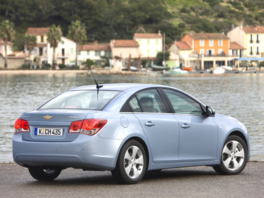 Авто обои Chevrolet Cruze Sedan 2010