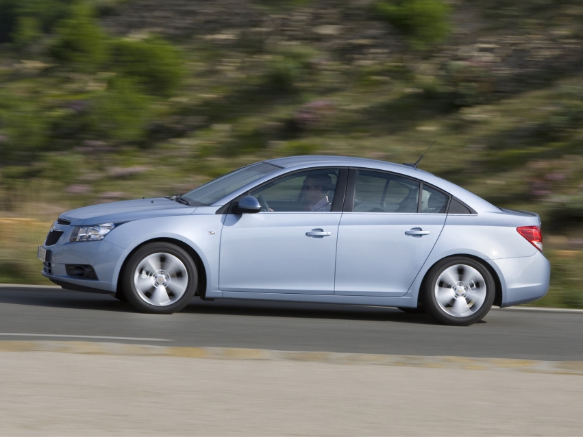 Авто обои Chevrolet Cruze Sedan 2010