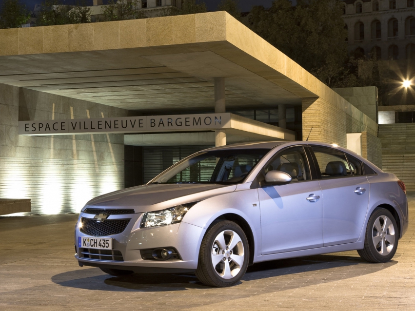 Авто обои Chevrolet Cruze Sedan 2010