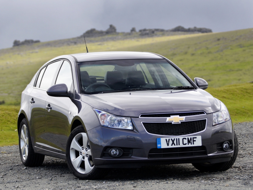 Авто обои Chevrolet Cruze Hatchback 2011