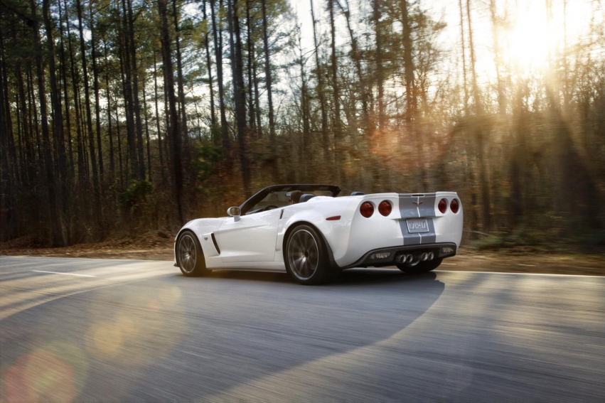 Авто обои Chevrolet Corvette 2013