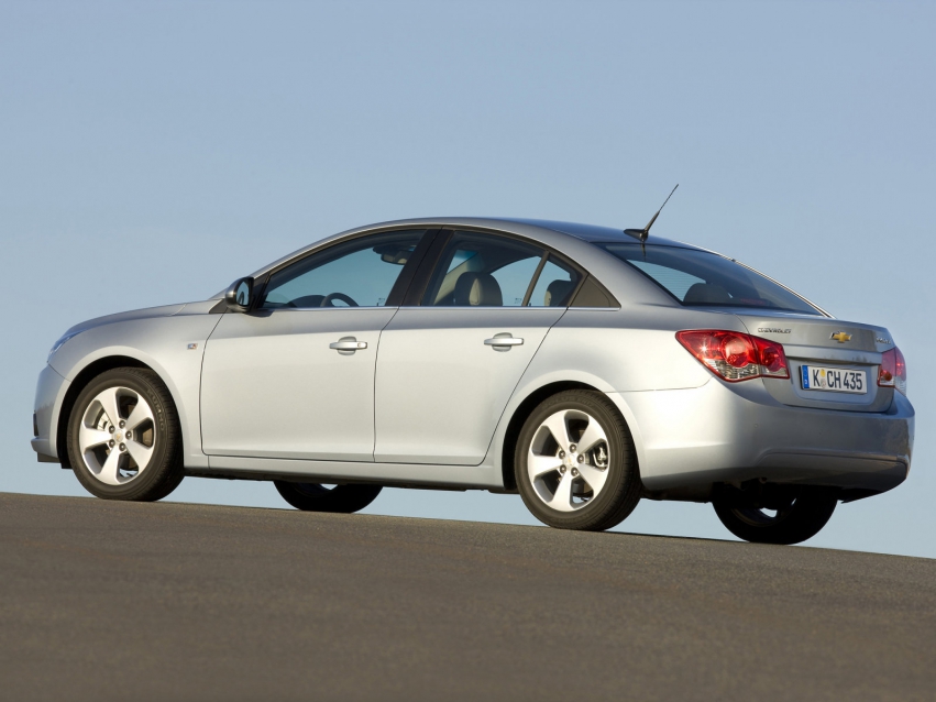 Авто обои Chevrolet Cruze Sedan 2010