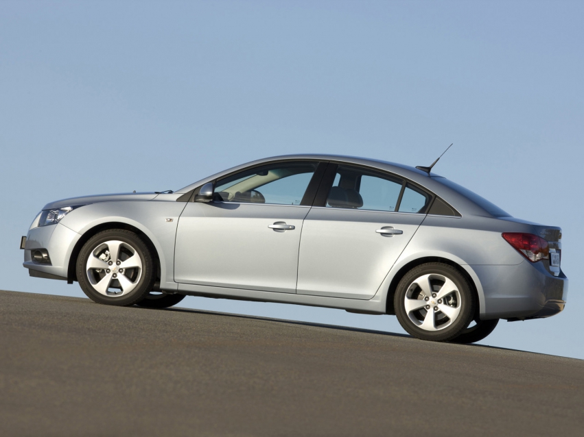 Авто обои Chevrolet Cruze Sedan 2010