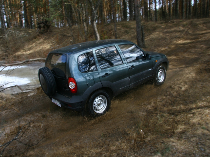 Авто обои Chevrolet Niva 2009-2011