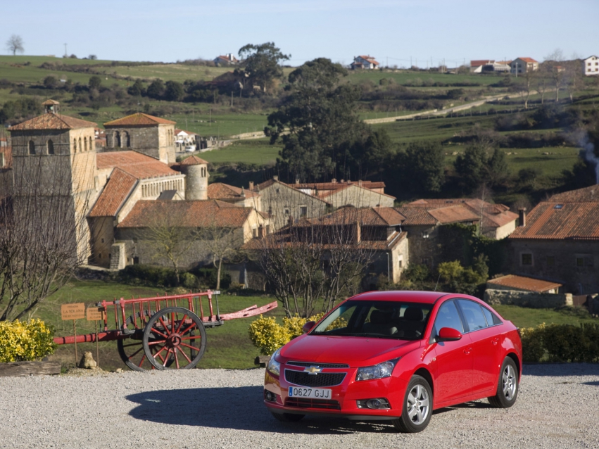 Авто обои Chevrolet Cruze Sedan 2010