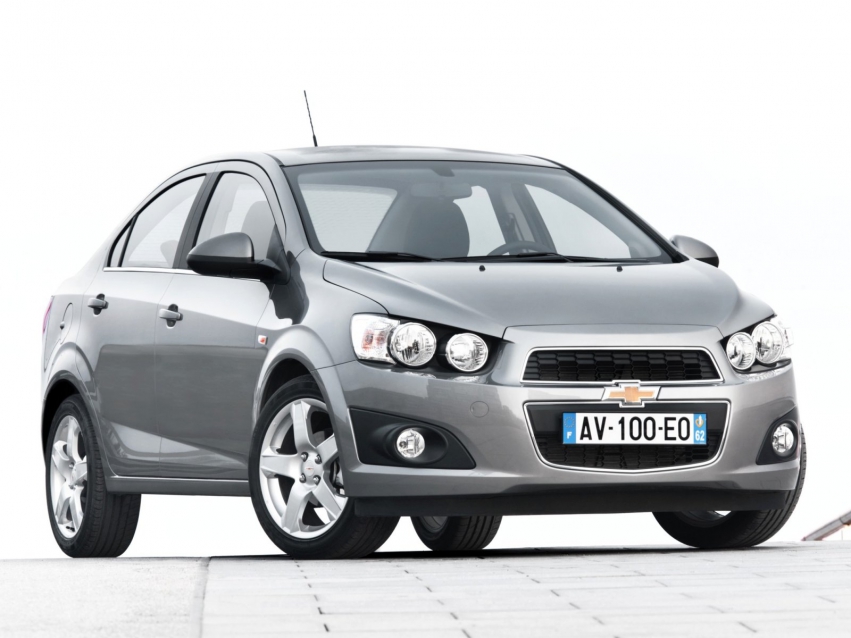 Авто обои Chevrolet Aveo Sedan 2011