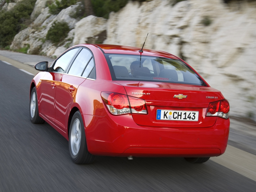 Авто обои Chevrolet Cruze Sedan 2010