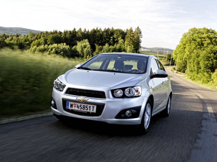 Авто обои Chevrolet Aveo Sedan 2011