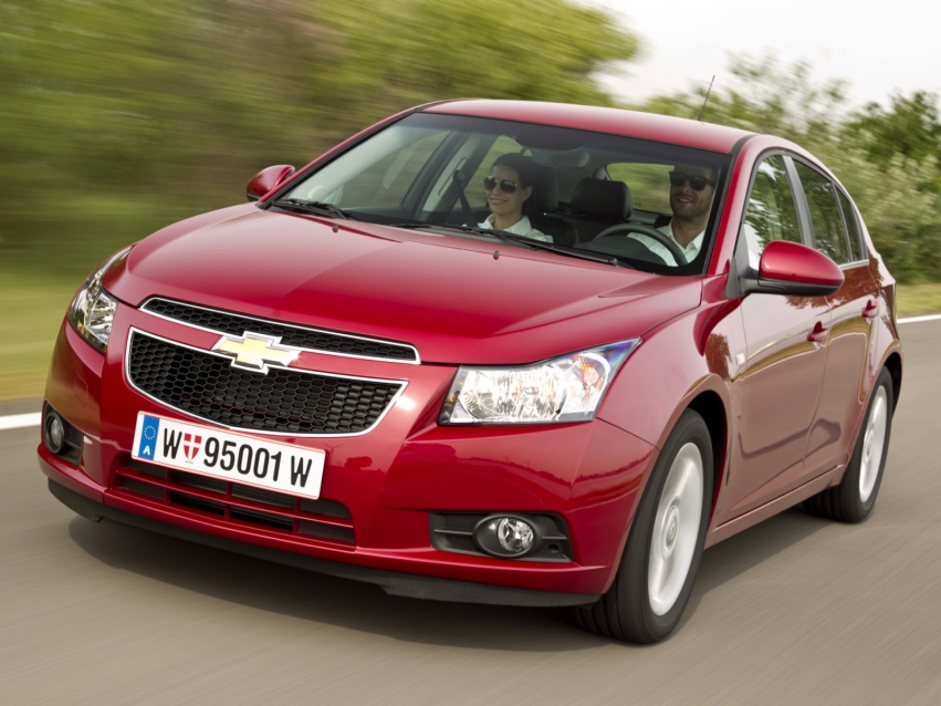 Авто обои Chevrolet Cruze Hatchback 2011