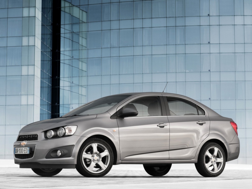 Авто обои Chevrolet Aveo Sedan 2011