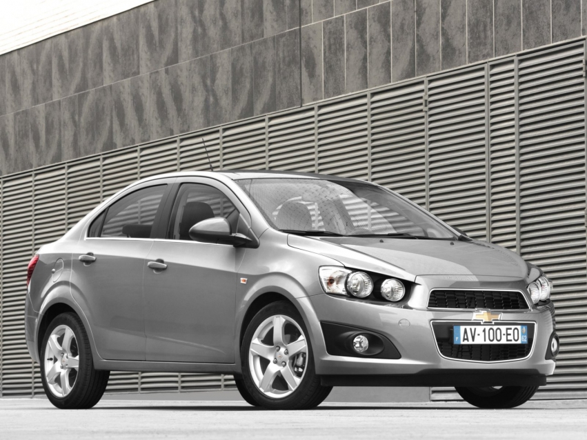 Авто обои Chevrolet Aveo Sedan 2011