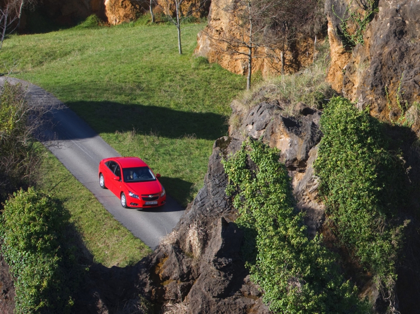 Авто обои Chevrolet Cruze Sedan 2010