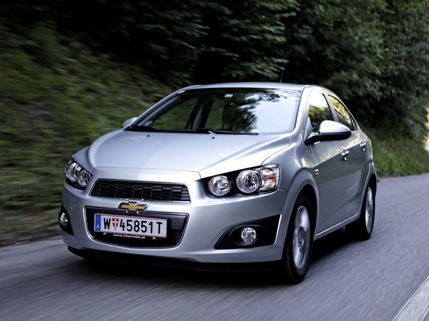 Авто обои Chevrolet Aveo Sedan 2011