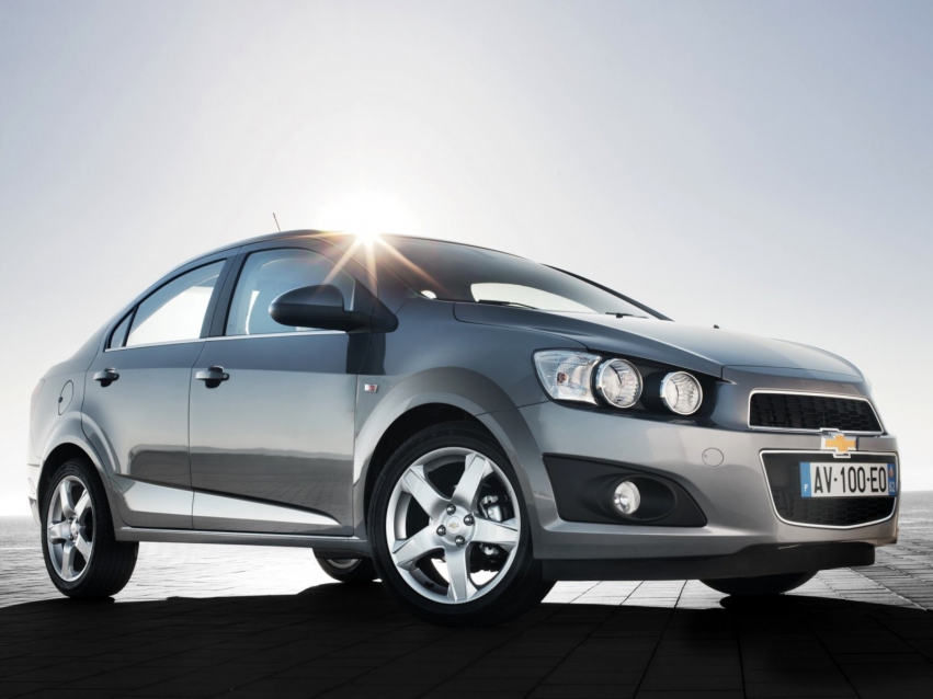 Авто обои Chevrolet Aveo Sedan 2011