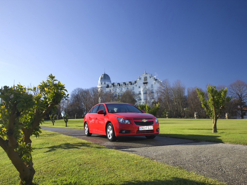 Авто обои Chevrolet Cruze Sedan 2010