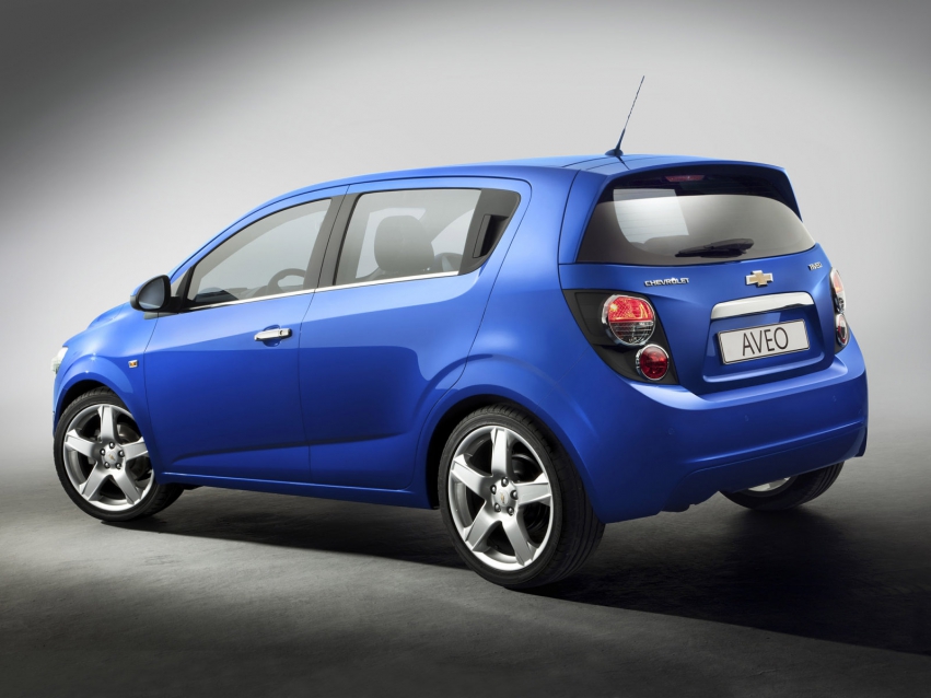 Авто обои Chevrolet Aveo Hatchback 2011