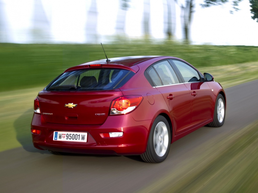 Авто обои Chevrolet Cruze Hatchback 2011