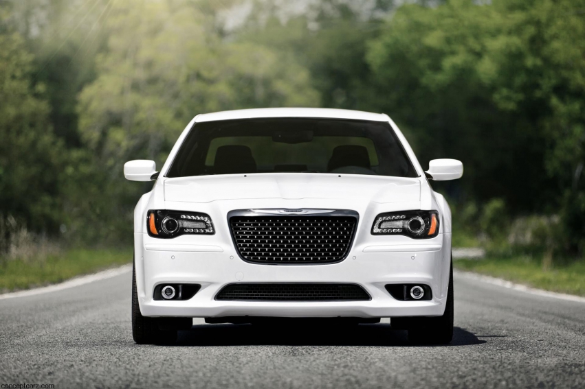 Авто обои Chrysler 300 SRT8 2012