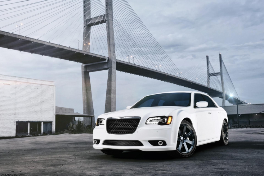 Авто обои Chrysler 300 SRT8 2012