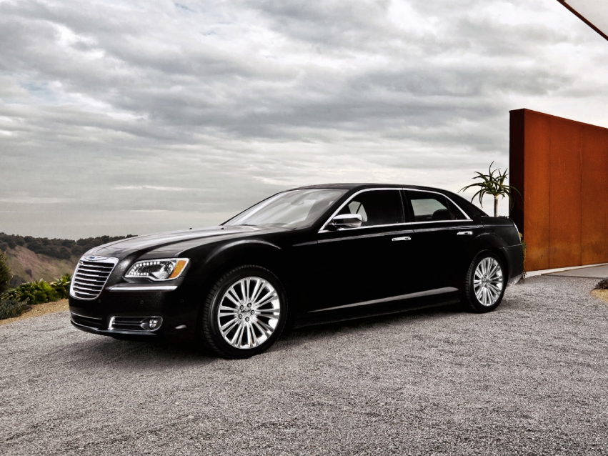 Авто обои Chrysler 300 Sedan 2011