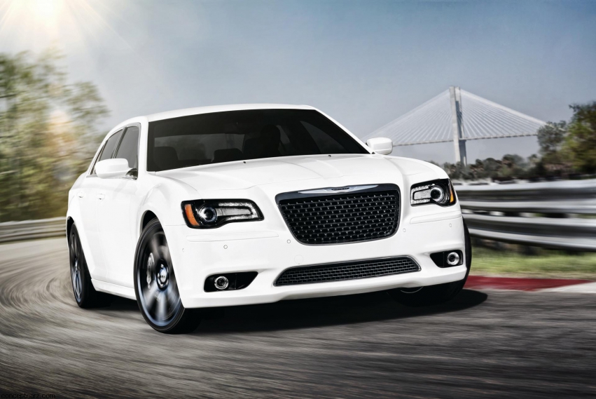 Авто обои Chrysler 300 SRT8 2012