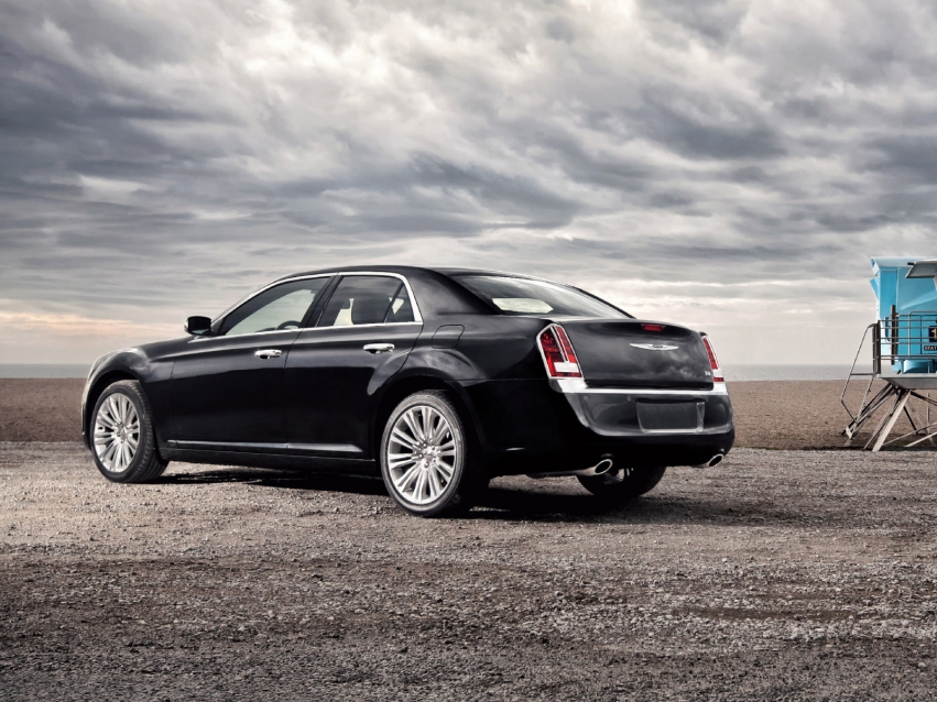 Авто обои Chrysler 300 Sedan 2011