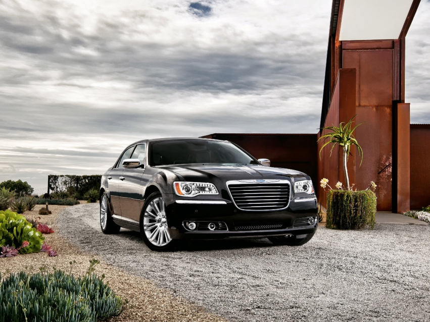 Авто обои Chrysler 300 Sedan 2011