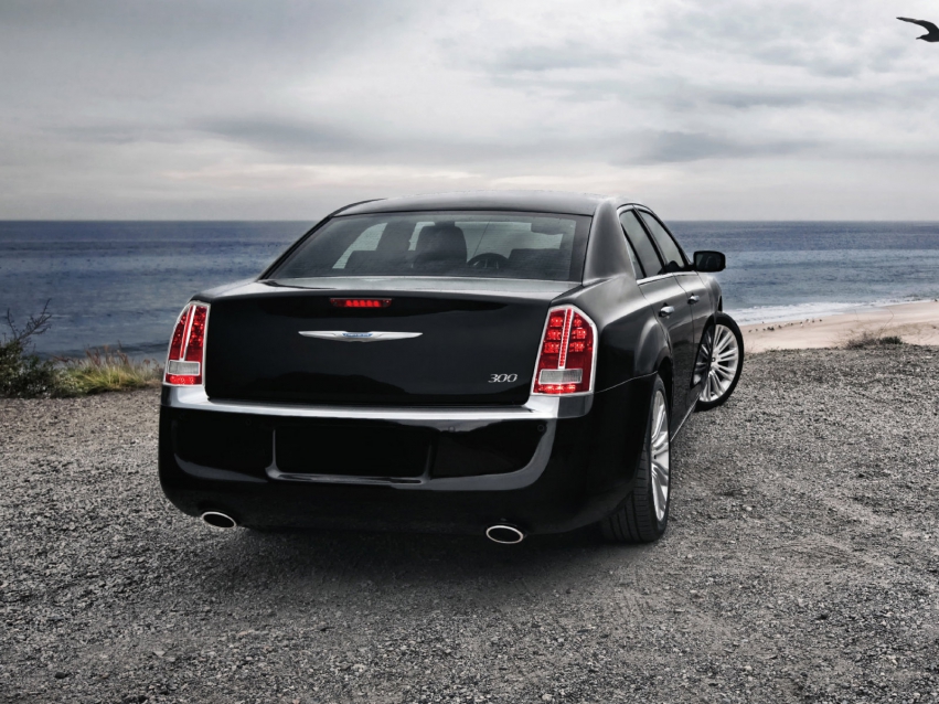 Авто обои Chrysler 300 Sedan 2011