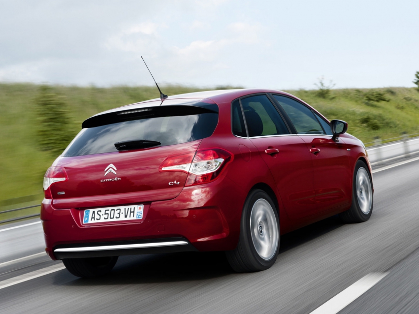 Авто обои Citroen C4 Hatchback 2010