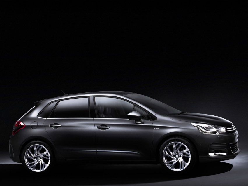 Авто обои Citroen C4 Hatchback 2010