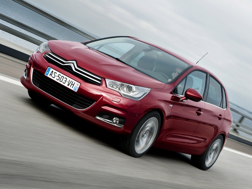 Авто обои Citroen C4 Hatchback 2010