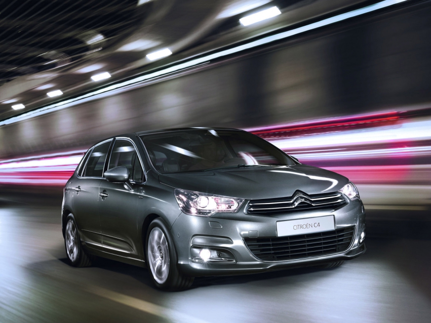 Авто обои Citroen C4 Hatchback 2010