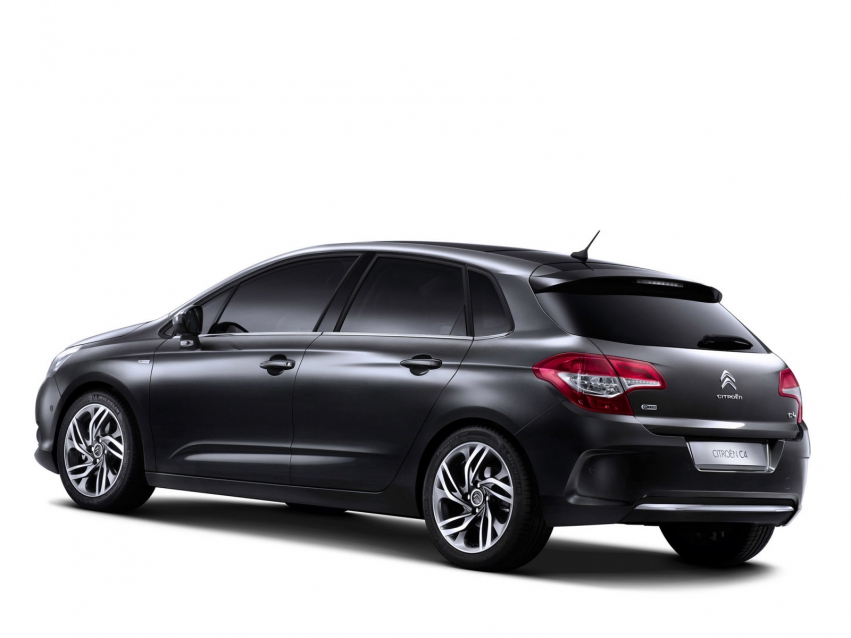 Авто обои Citroen C4 Hatchback 2010