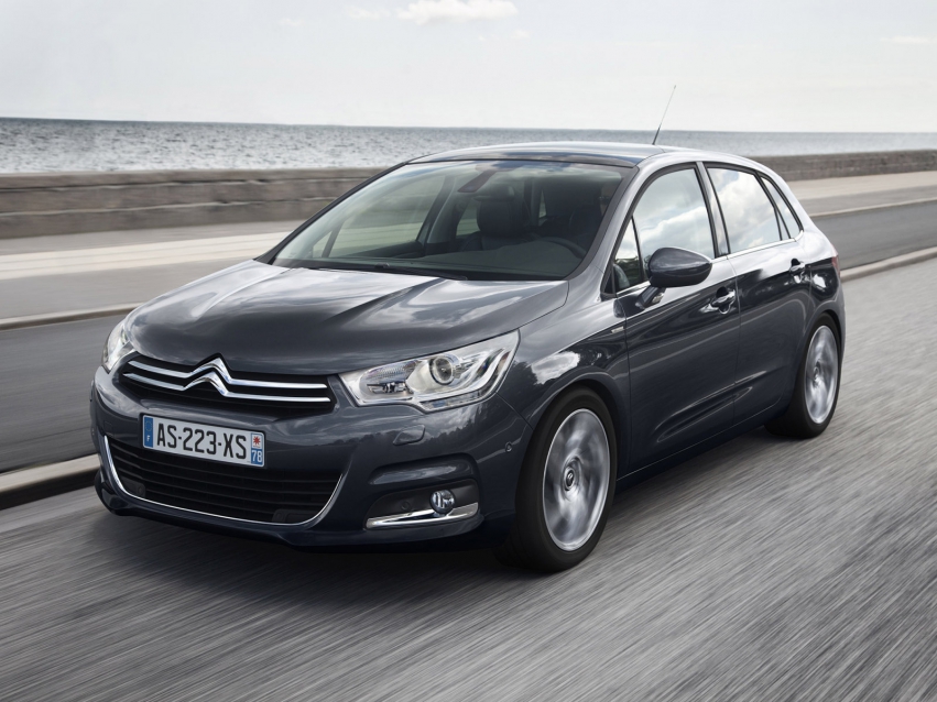 Авто обои Citroen C4 Hatchback 2010