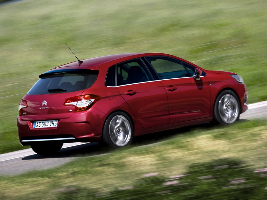 Авто обои Citroen C4 Hatchback 2010