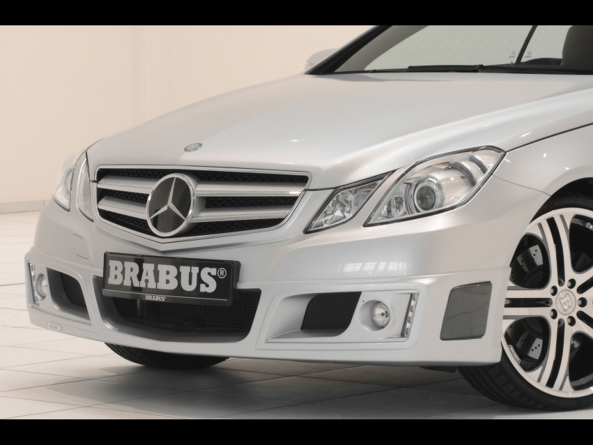 Авто обои Mercedes-Benz Brabus E-Class Coupe 2010