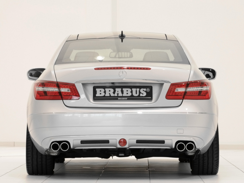 Авто обои Mercedes-Benz Brabus E-Class Coupe 2010