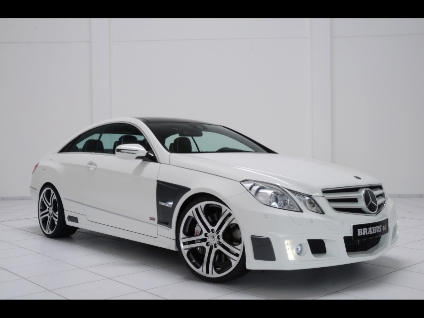 Авто обои Mercedes-Benz Brabus E-Class Coupe 2010