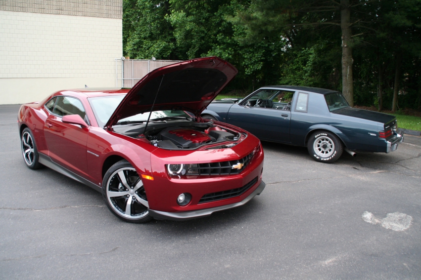 Авто обои Chevrolet Camaro RS 2010