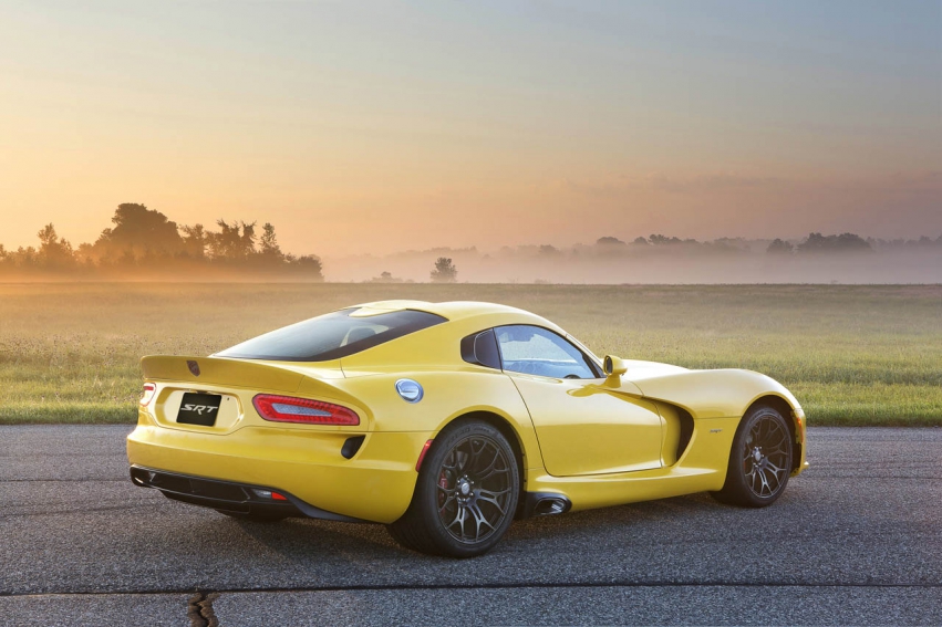 Авто обои Dodge SRT Viper 2013