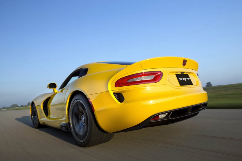 Авто обои Dodge SRT Viper 2013