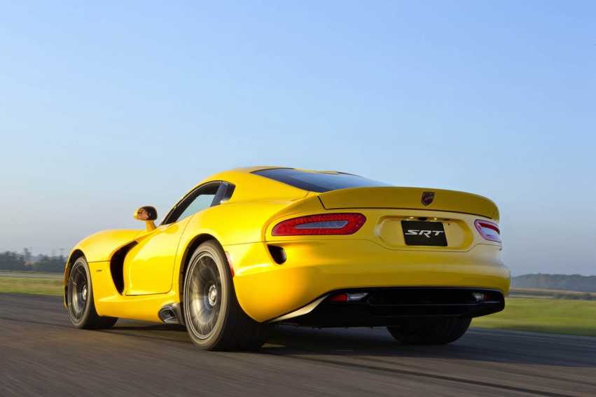 Авто обои Dodge SRT Viper 2013