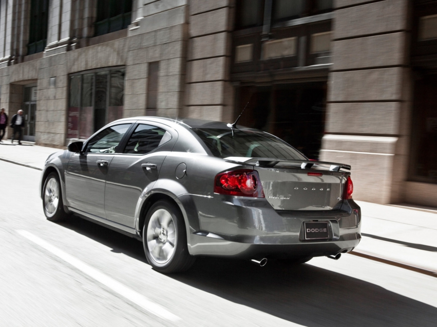 Авто обои Dodge Avenger Sedan 2010